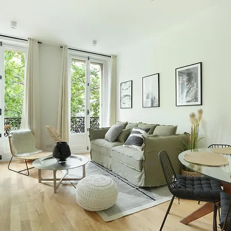 Apartment Center Of Paris By Studio Prestige Exterior photo