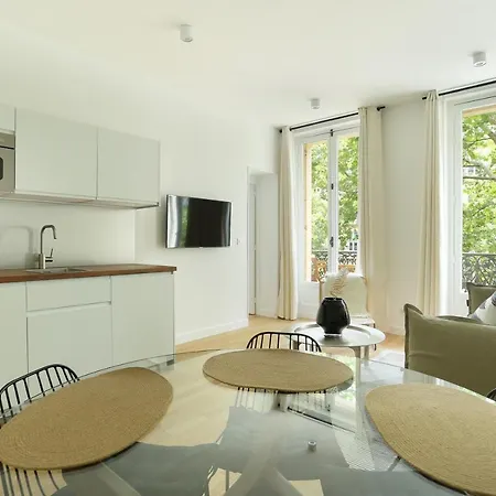 Apartment Center Of Paris By Studio Prestige Exterior photo