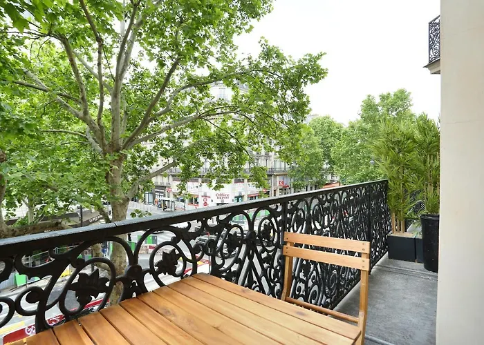Apartment Center Of Paris By Studio Prestige